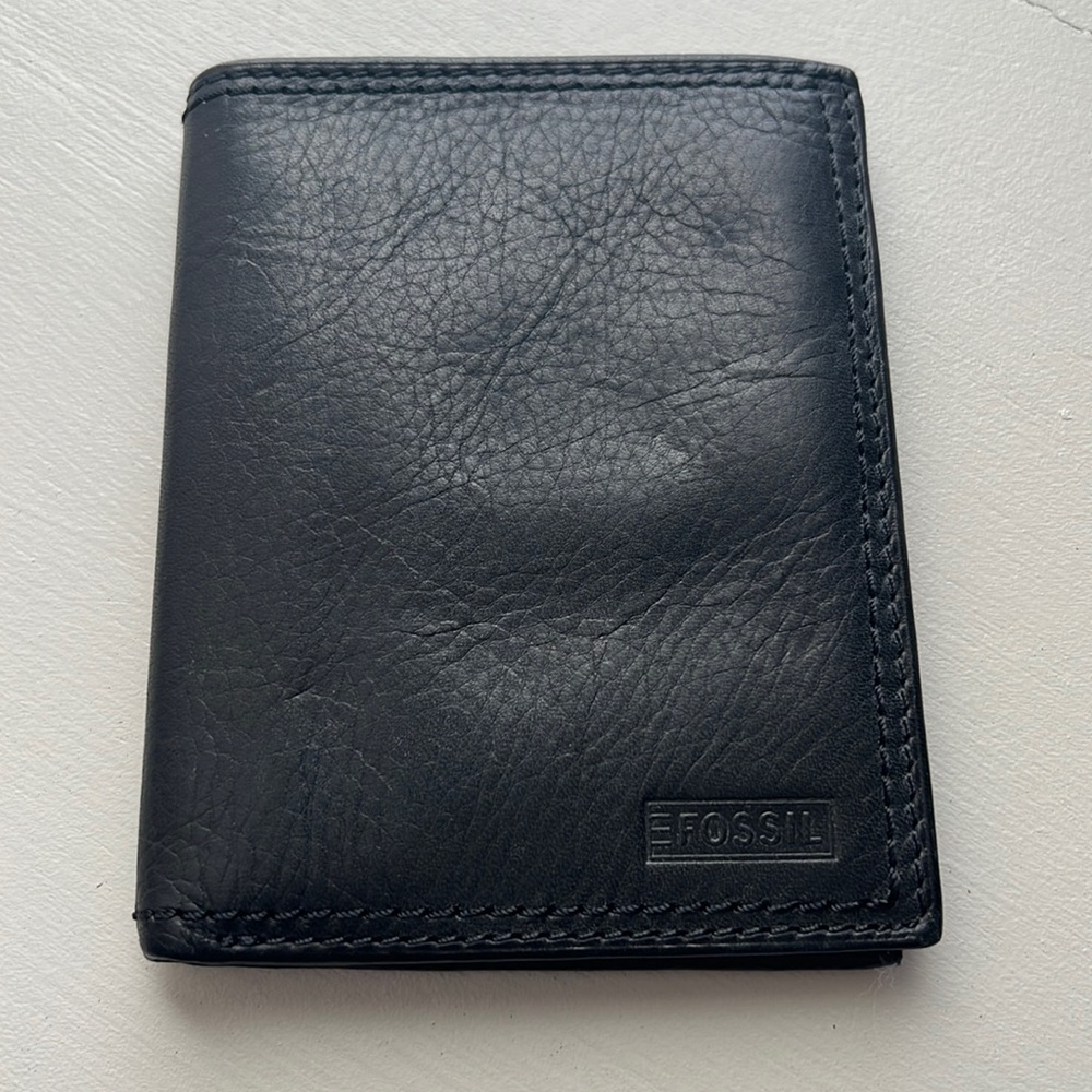 Men’s Fossil Leather Wallet